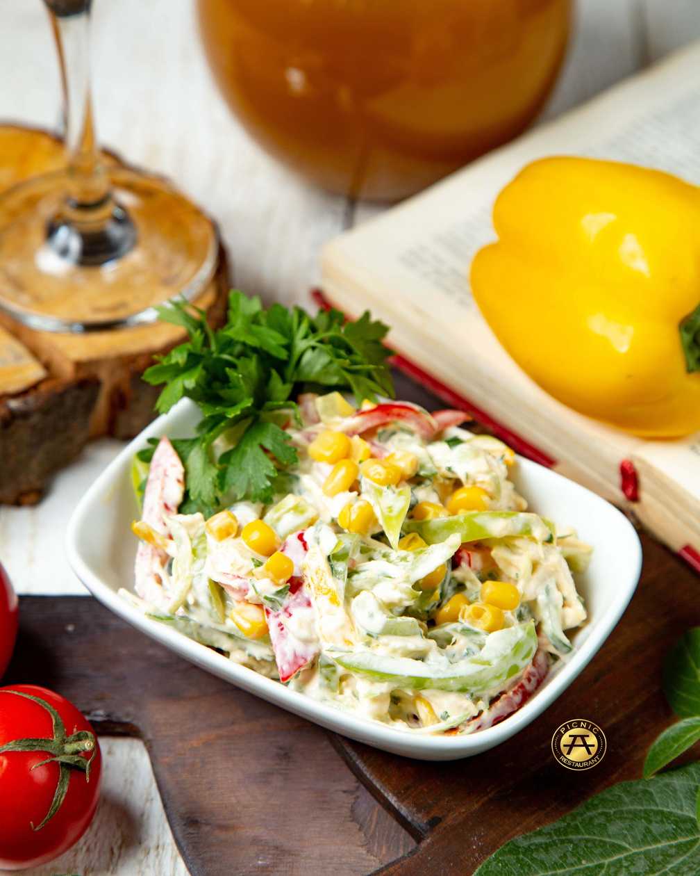 Toyuq salatı