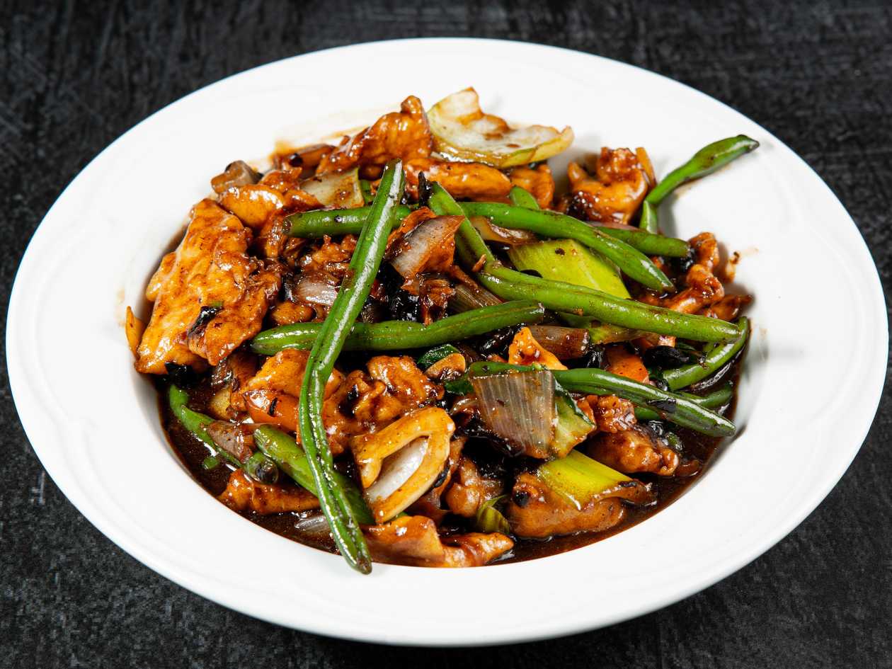 26. Sliced Chicken With Black Bean Sauce