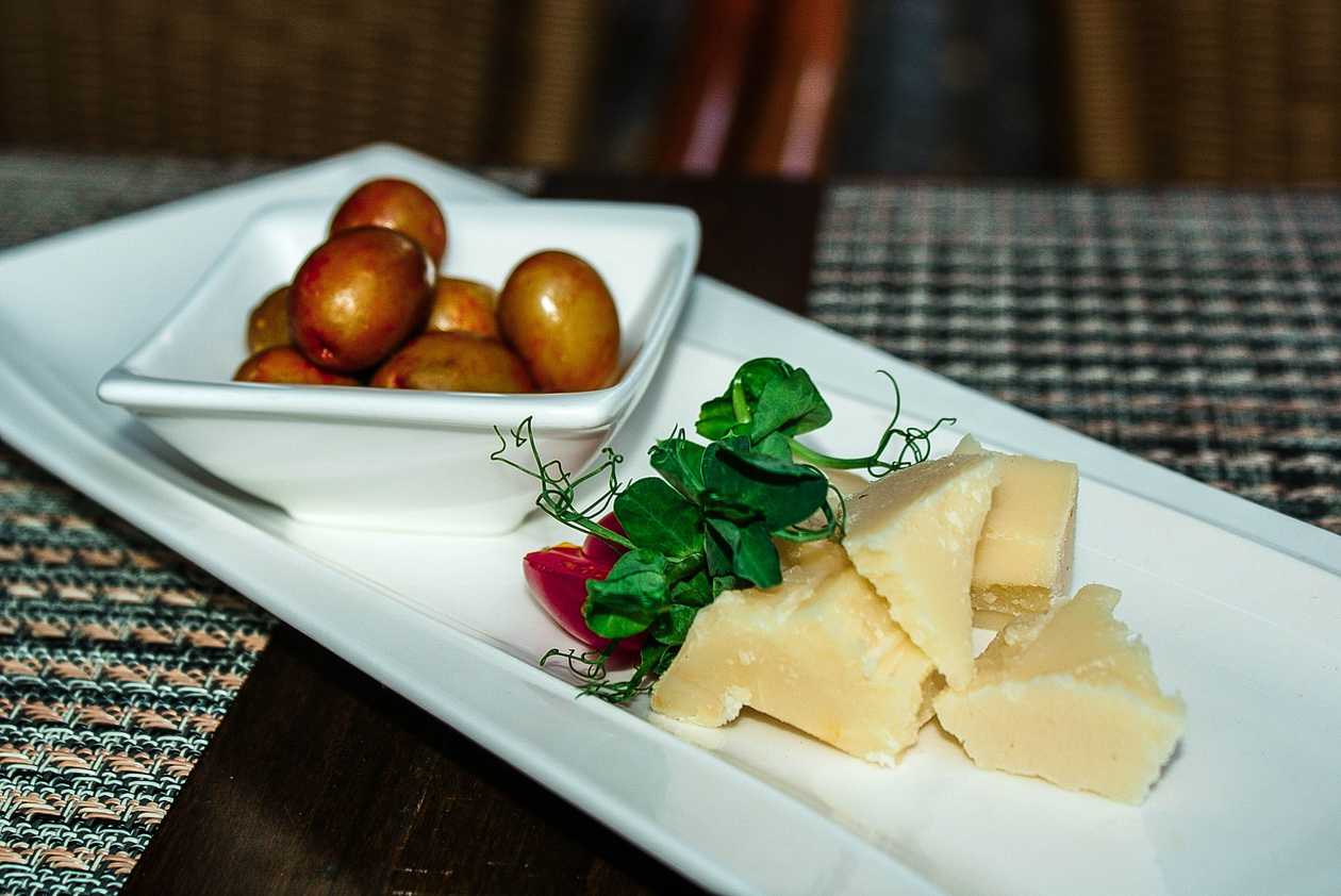 Snack plate for wine (small)