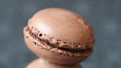 Macaron with Chocolate (N)