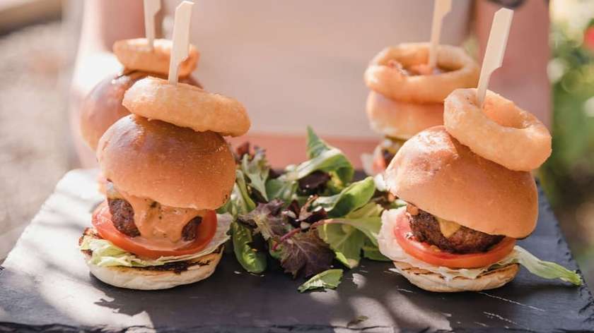 Mini Burger Sliders - 4 Pieces