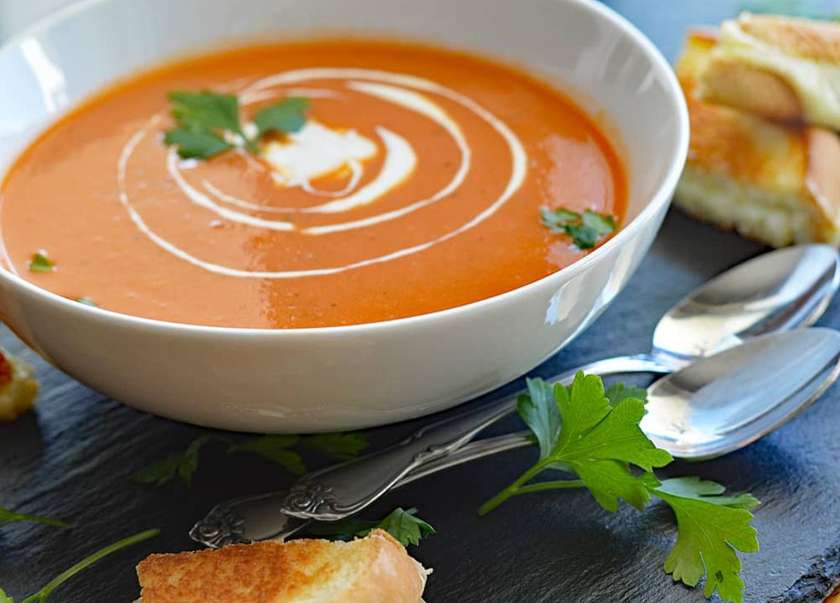 ZUPPA CON CREMA DI POMODORO