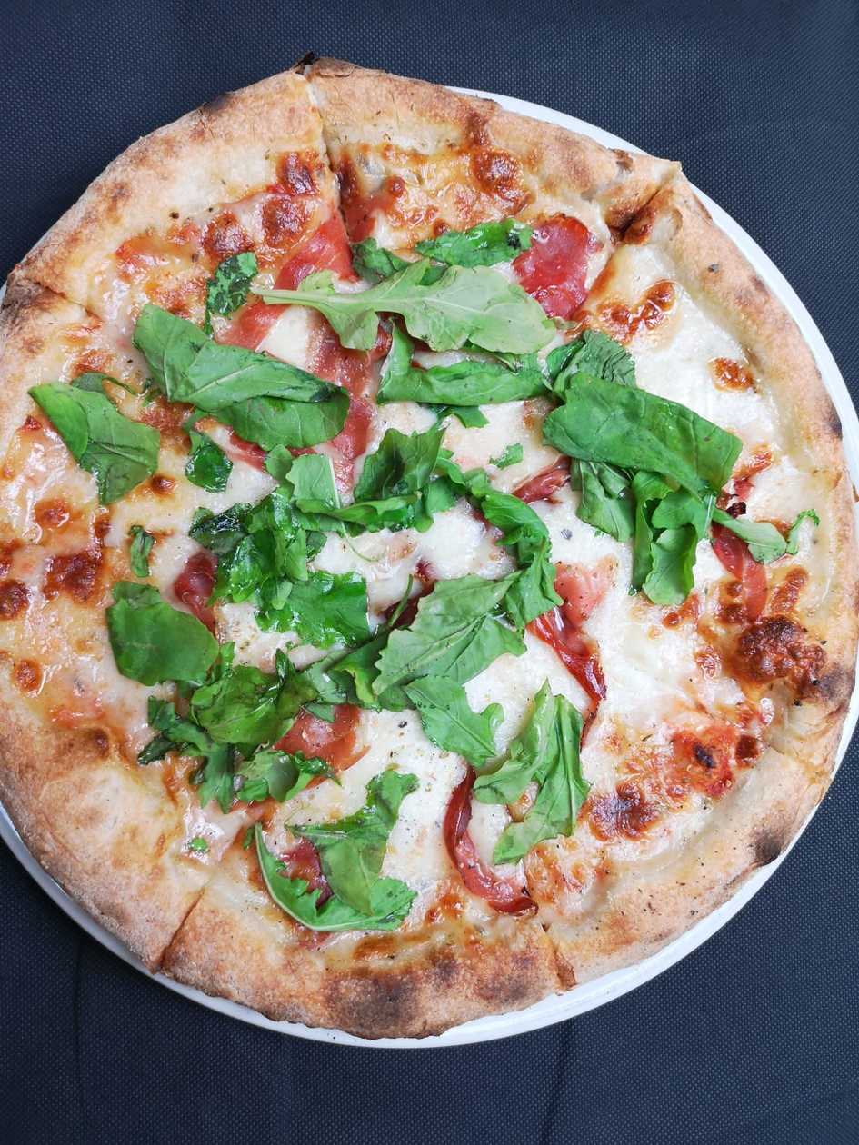 dCentre Pizza