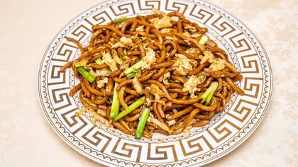36) HANs Fried Handmade Noodles With Egg (HANs 手制炒面)