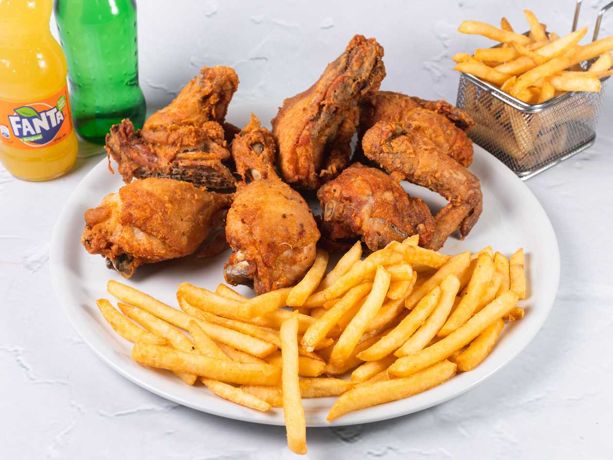 6 Pieces, 2 Soft Drinks or Water, 2 Fries