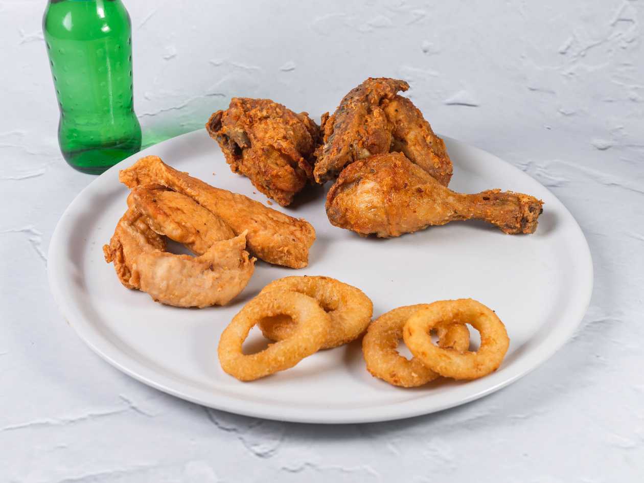 3 Chicken Pieces, 4 Chicken Strips, 4 Onion Rings, Drink