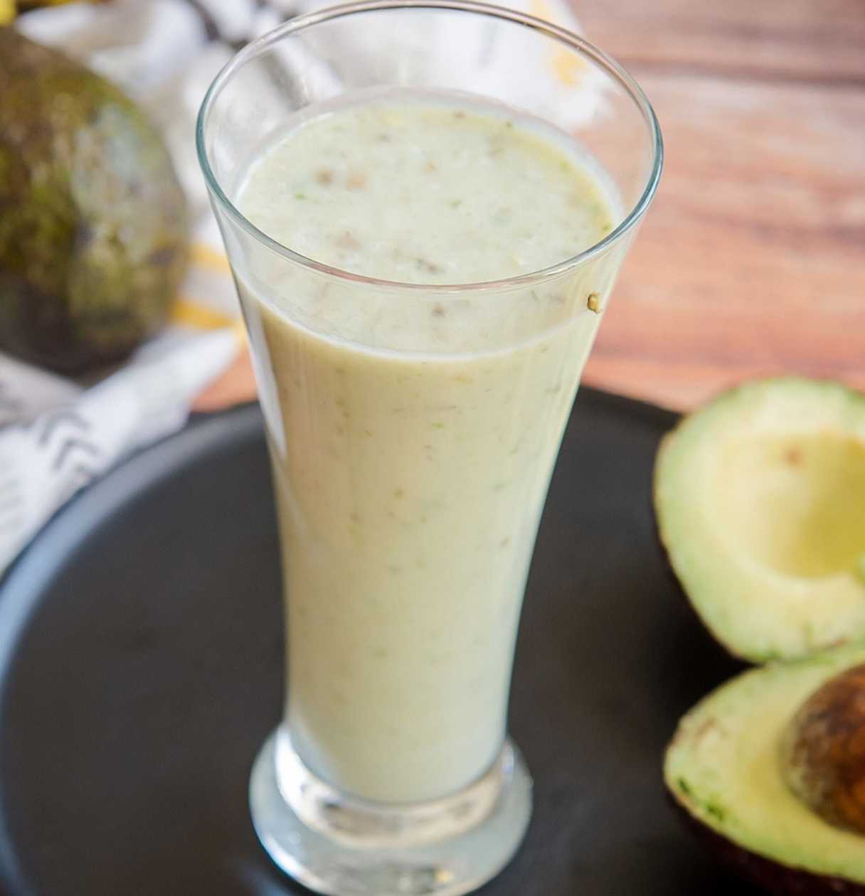 Avokádové smoothie s banánem