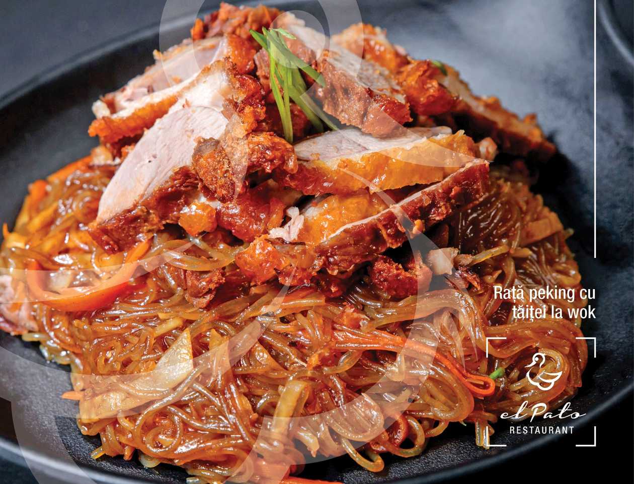Rață peking cu tăiței la wok
