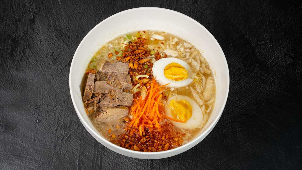 Beef noodle soup (Pinoy Beef Mami)