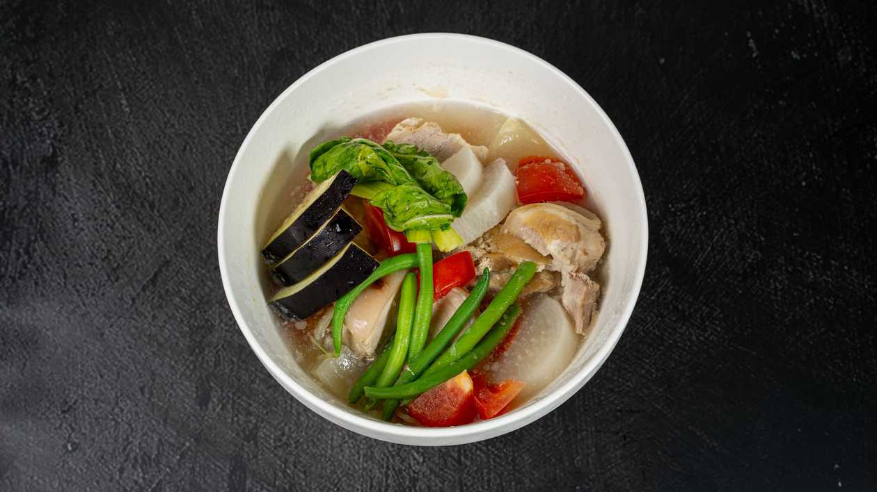 Tamarind broth (pork or prawn) (Sinigang)