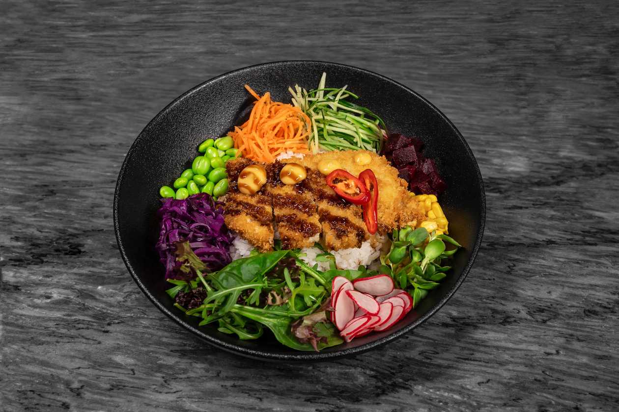 Bowl su traškia vištiena (ryžių dubuo)