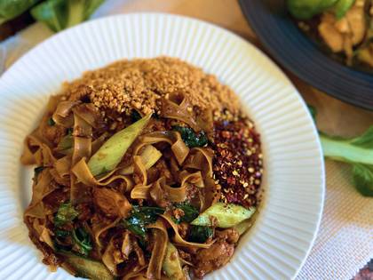 Pad See Ew Gai (Chicken)