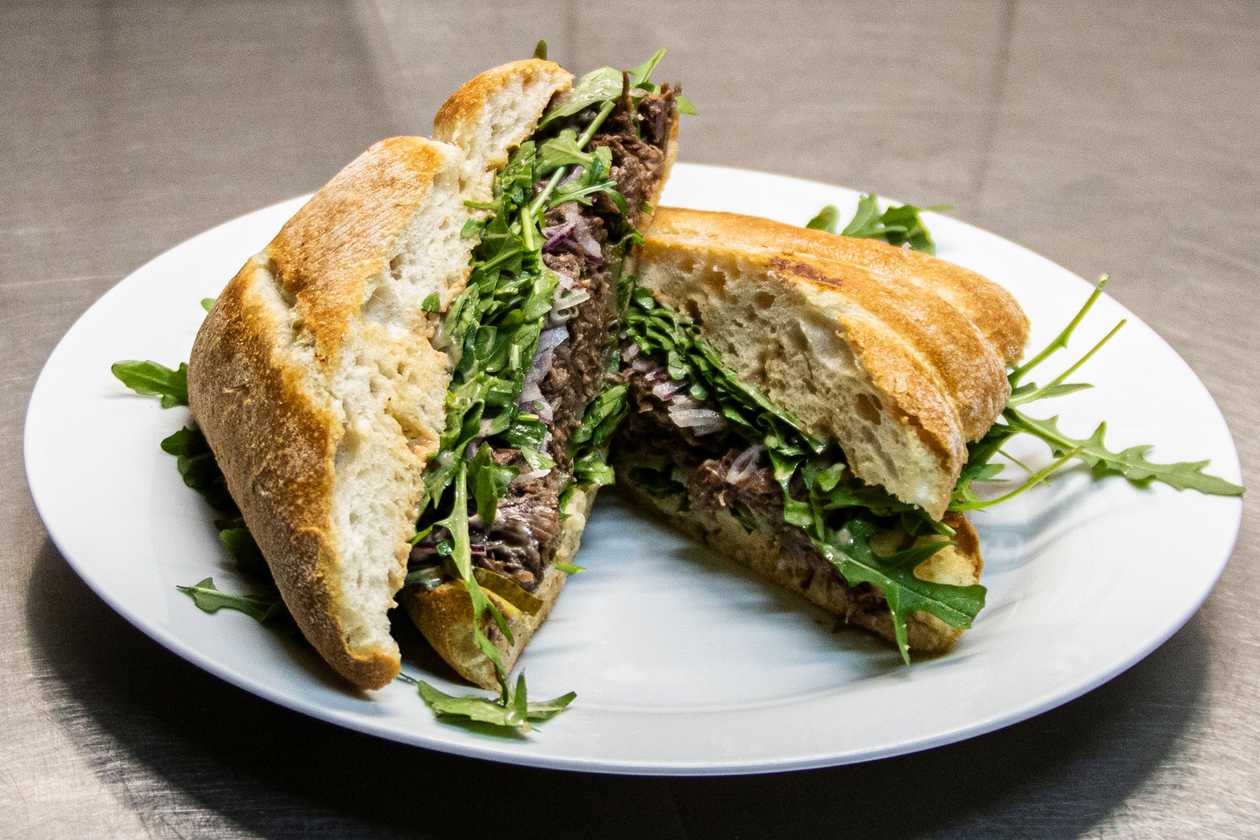 300g Ciabatta s trhaným hovězím masem