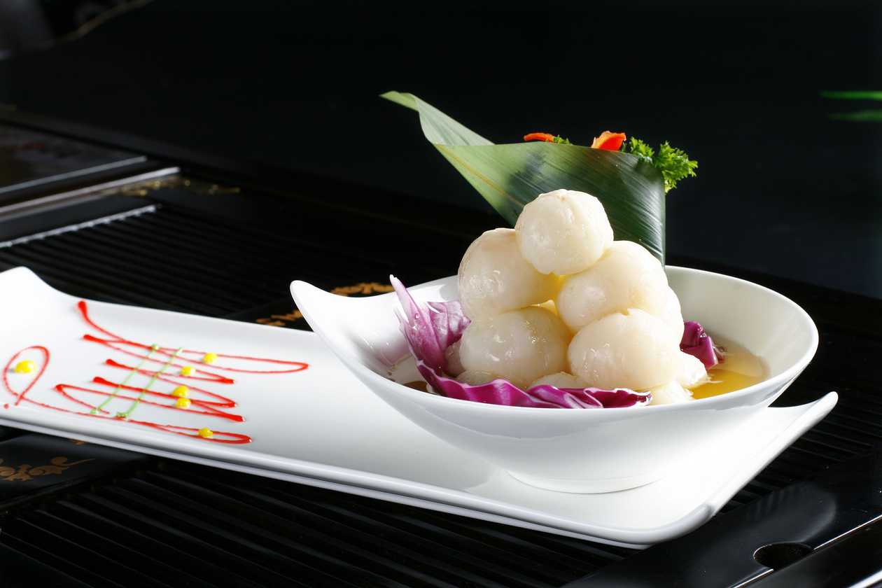 Lichi fruit in syrup