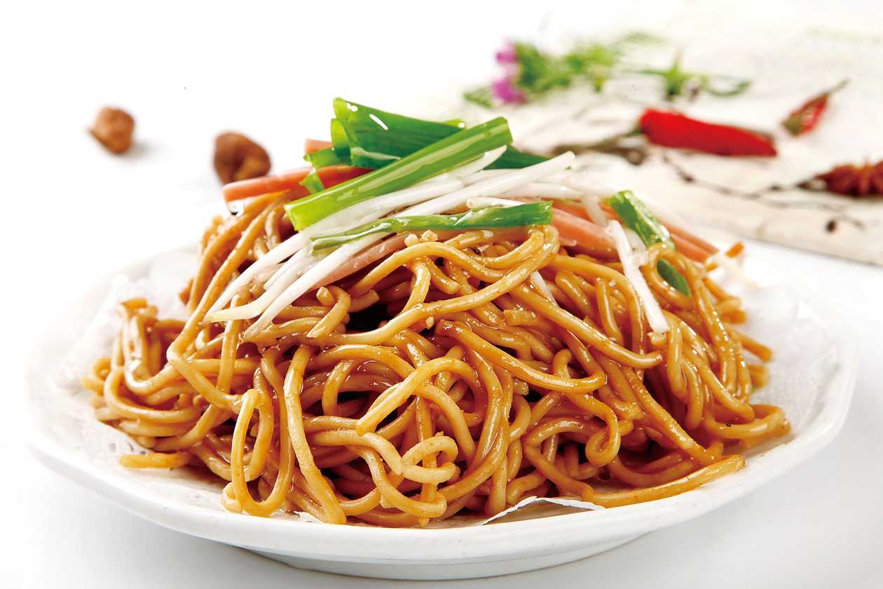 Fried noodles with egg