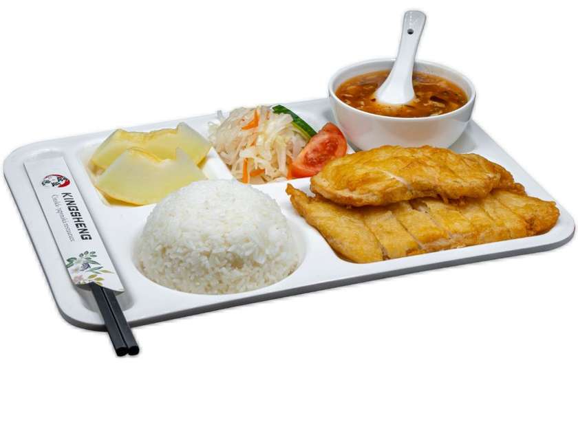 Fragrant and tender chicken breast, rice, spicy soup, Chinese salad, fruit