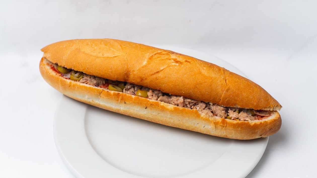 Tuna, Olives, Onion & Kunserva