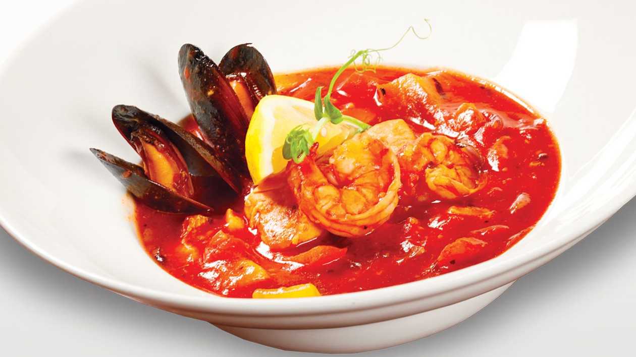 Spicy soup ’’buyabes’’