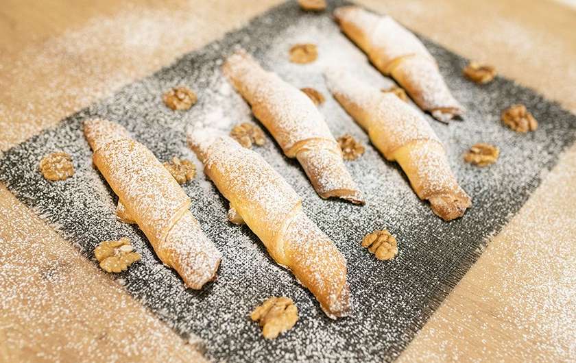 Cake "cigarette"