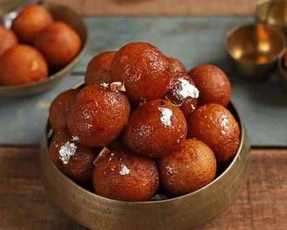 2 Gulab Jamun