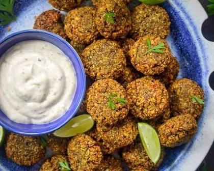 3 Falafel
