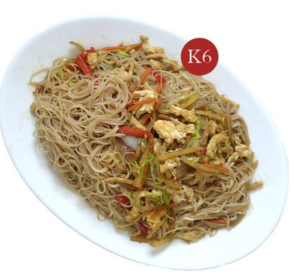 K6. Spaghete chinezeşti din orez cu legume şi pui