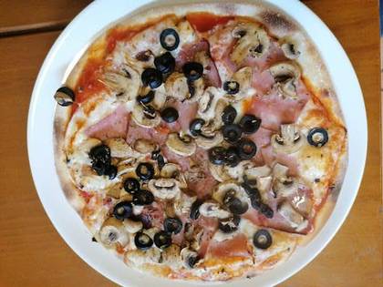 Pizza proscuito e funghi