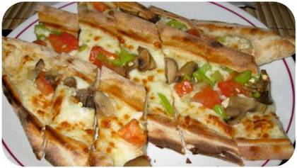 Pide Vegetariana