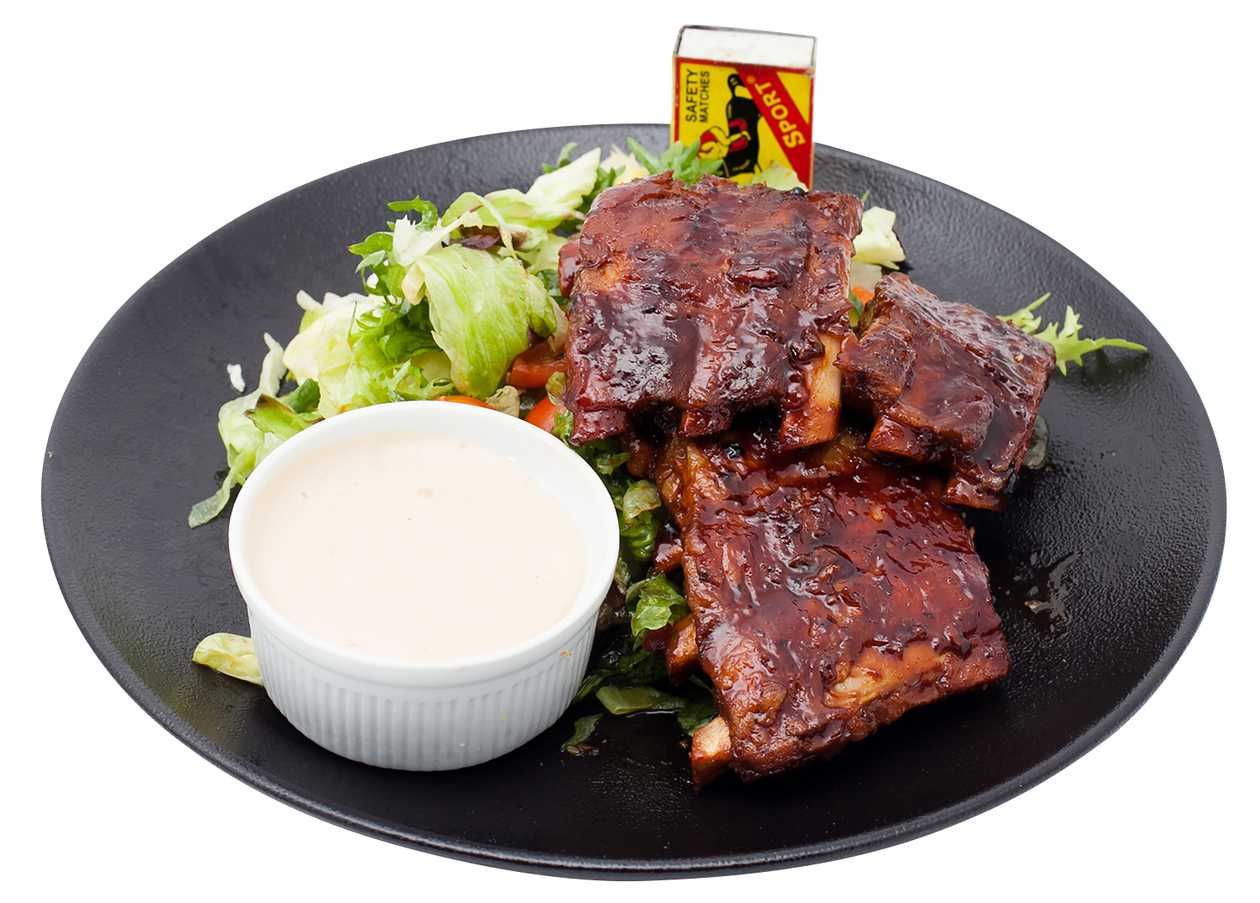Ribs in BBQ marinade with salad mix (without potatoes)