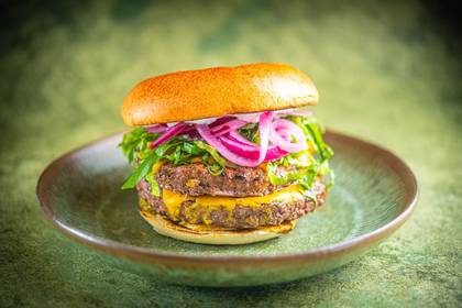 Kahekordne juustuburger