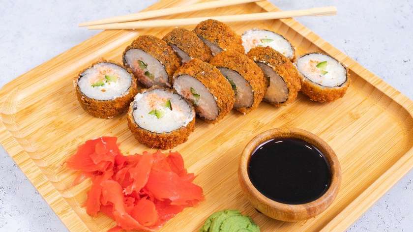 Hot Salmon Roll (10 pcs)