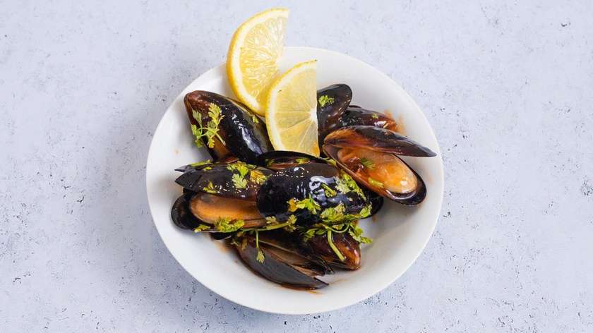 Black Mussels in Spicy Sauce (20 pcs)