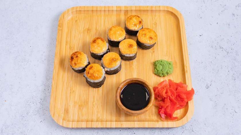 Baked Salmon roll (8 pcs)