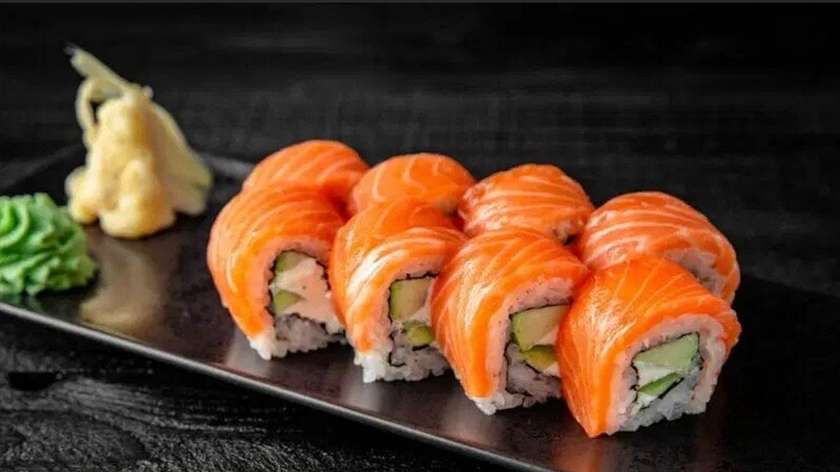 Copy of Philadelphia roll with smoked salmon       (8pcs)