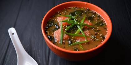 Miso zupa z łososiem