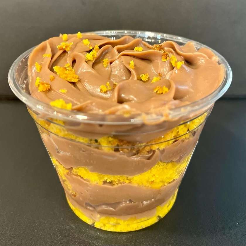 Bolo de Pote Cenoura com Brigadeiro