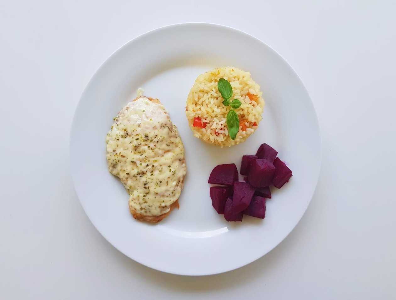 Meniu piept de pui gratinat