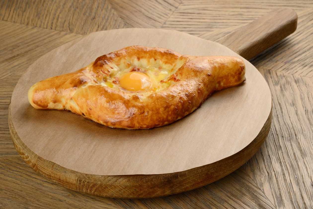 Хачапурі по-аджарськи
