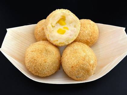 2 for 1 - 4 Corn and Cheese Balls