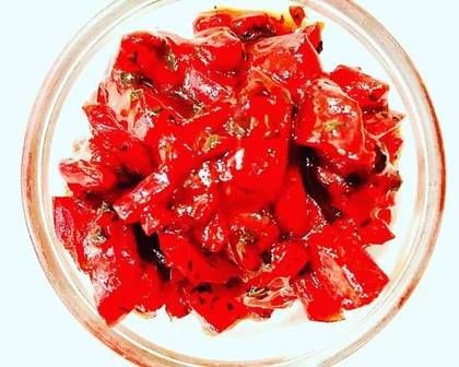 Onion Salad with Red Sauce