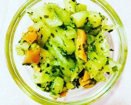 Onion Salad with Green Sauce