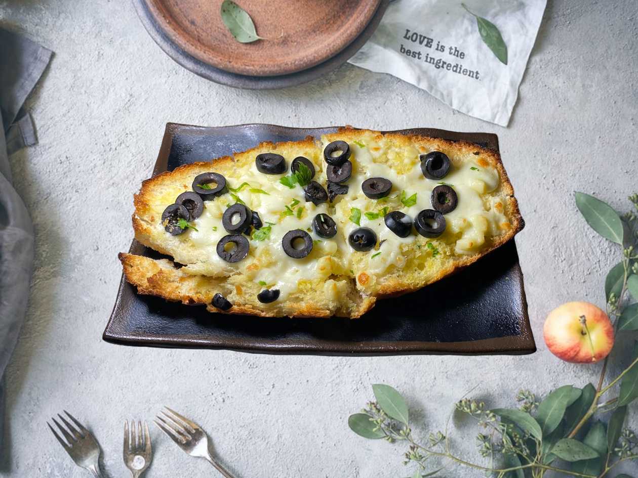 Olive Garlic Baguette