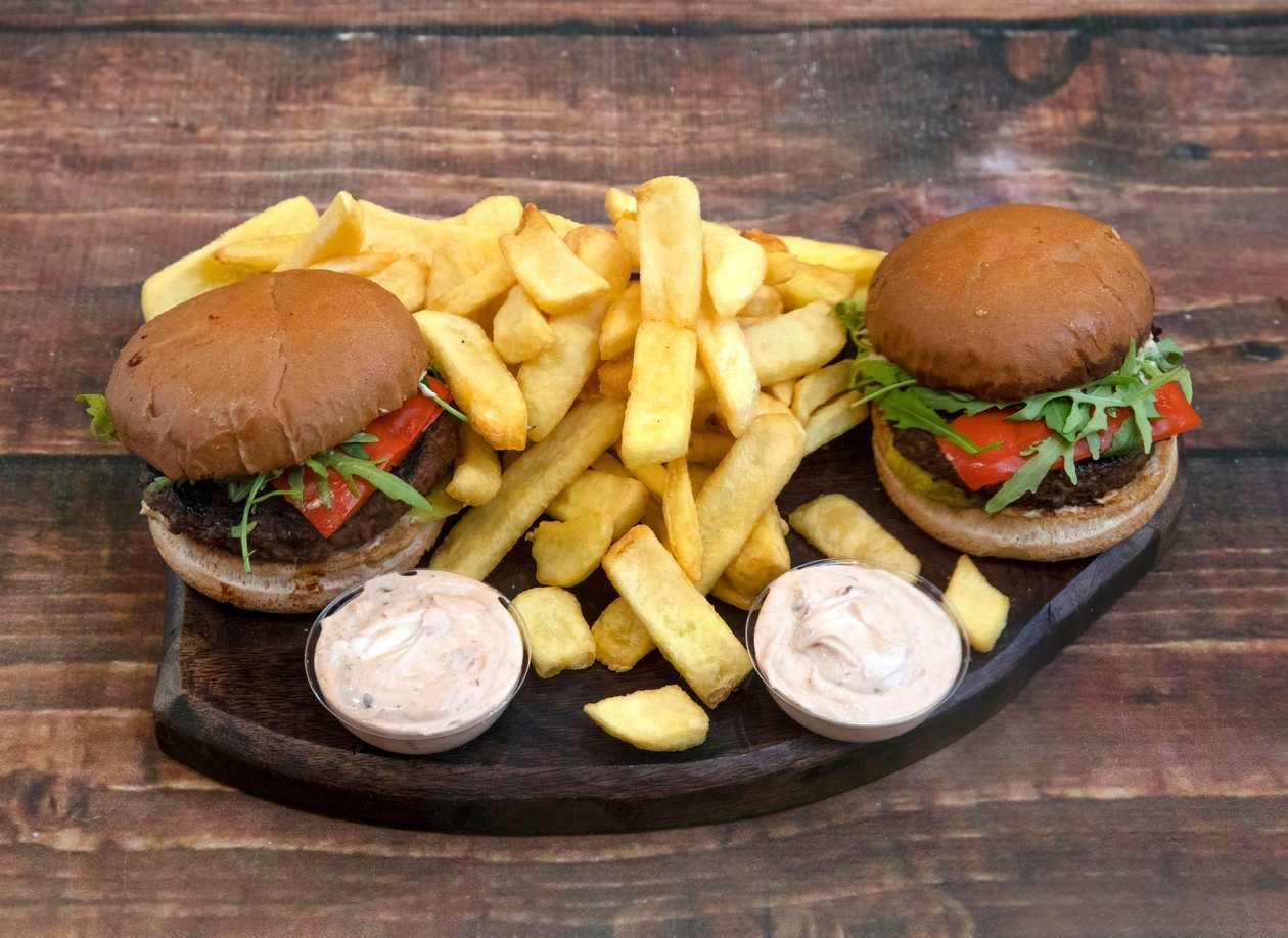 2x Vege Beyond Burger + 2x French Fries