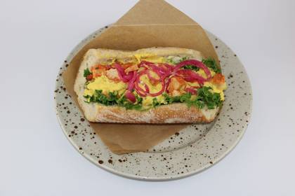 Kyckling & curry baguette