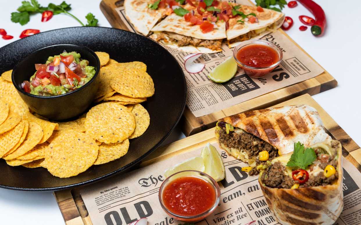 El Jefe Taco House Bolt Food