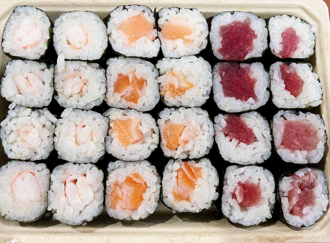 U19. Maki Misto 小さなロールの組み合わせ