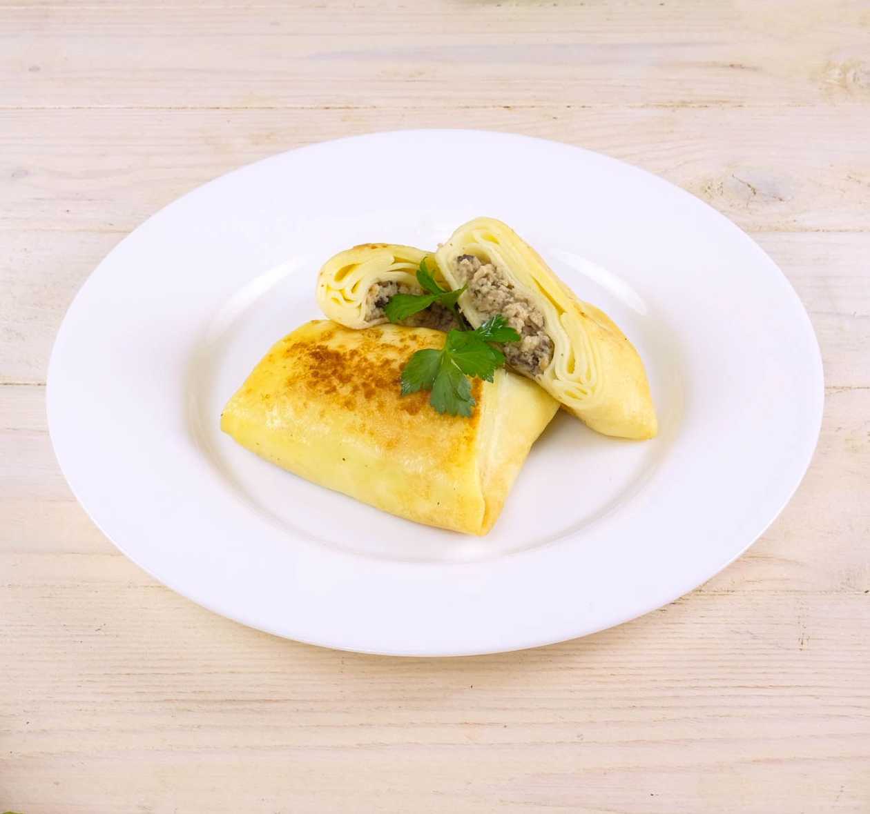 Млинець з куркою та грибами