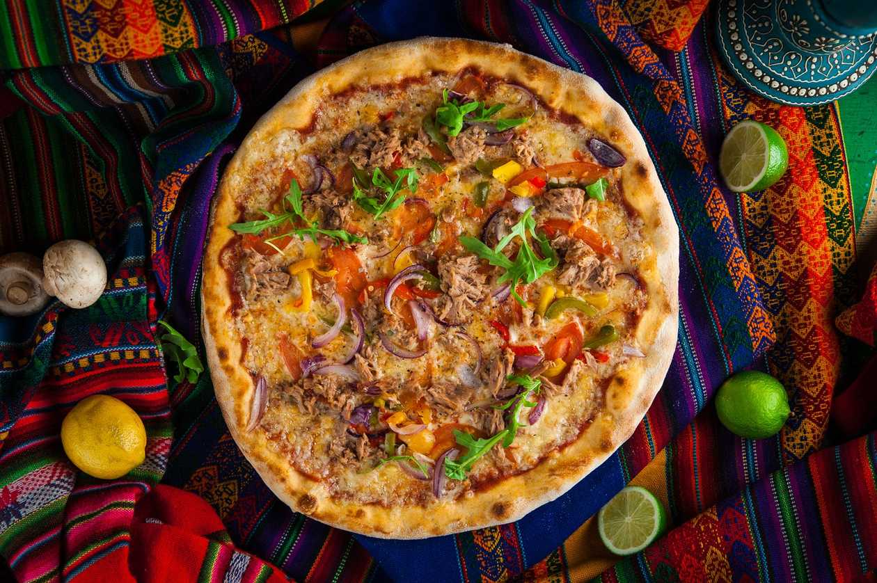Tuna Pizza 40 cm