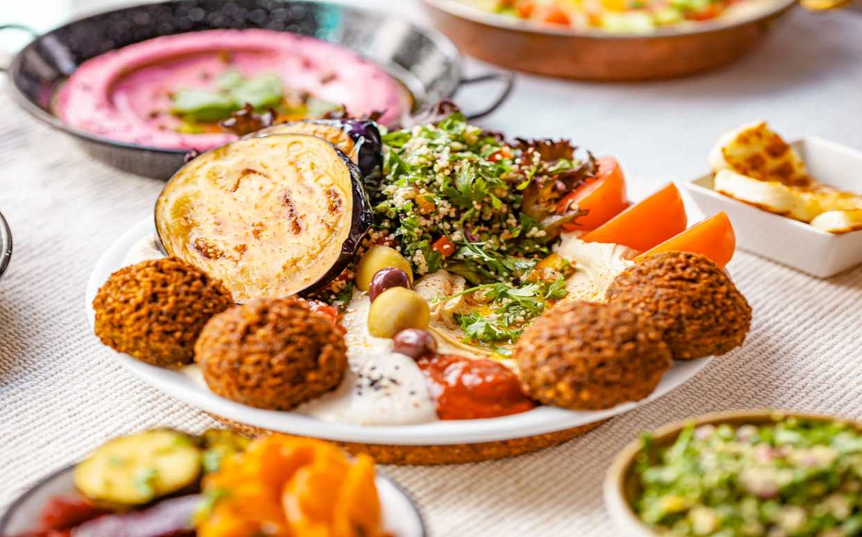 Mezze Hummus & Falafel Bolt Food