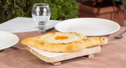 Adjarian Khachapuri